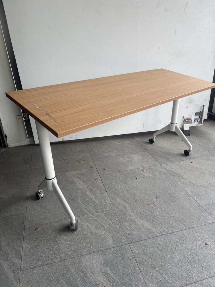 Working Table (Category: Tables & Sets) located in Singapore. Submitted by secondnestsg (Listing ID 1462063955, Image 1). Description: Qty: 4ea Selling quality used office furniture at a good price! 🪑 Office chairs, tables, cabinets & more. *Self collection only*.