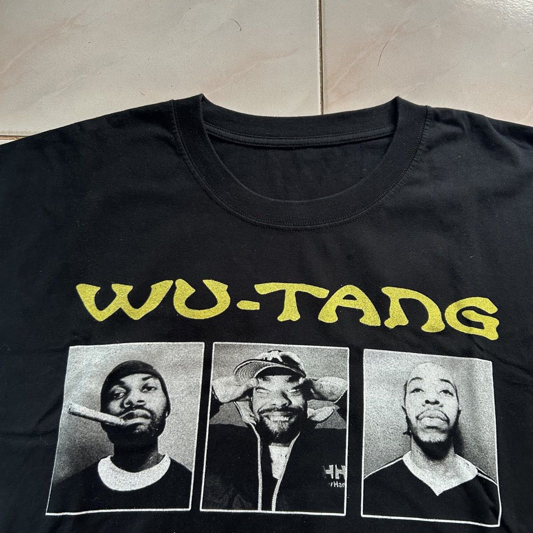Wutang Clan rap tee 🔥 (Category: Activewear) located in Jinoba-an. Submitted by eegiboy (Listing ID 1462075150, Image 2). Description: Wts: Wutang clan Rap tee No tags Heavy cotton size: XL Dimes:24/31 Excellent condition 700plussf Dm me if interested Thankyou .
