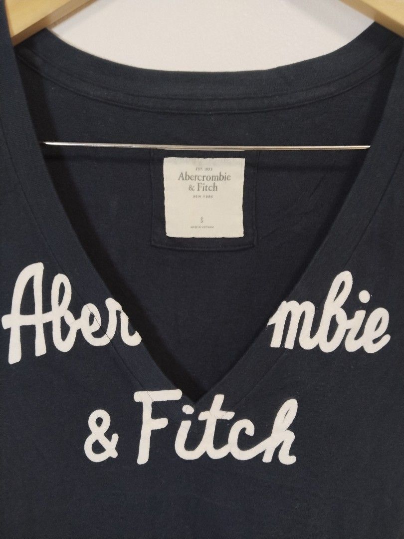 Y2k abercrombie & fitch top (Category: Shirts) located in Pateros City. Submitted by blashjunks.y2k (Listing ID 1462245048, Image 2). Description: Y2K ABERCROMBIE & FITCH TOP SIZE SMALL ON TAG 450PHP MSG US.