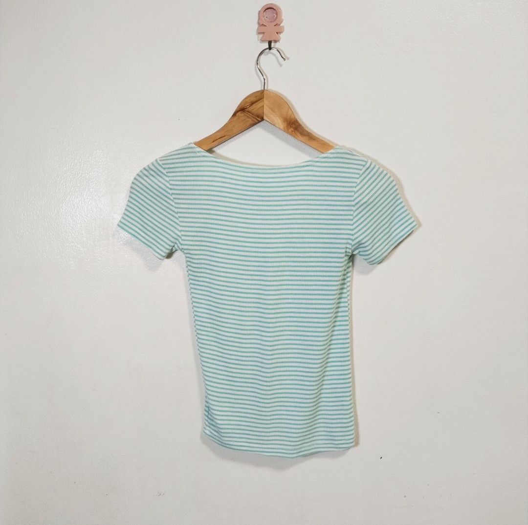 Y2k American eagle henley top (Category: Shirts) located in Pateros City. Submitted by blashjunks.y2k (Listing ID 1462244526, Image 3). Description: Y2K AMERICAN EAGLE HENLEY TOP SIZE XS ON TAG 350PHP MSG US.