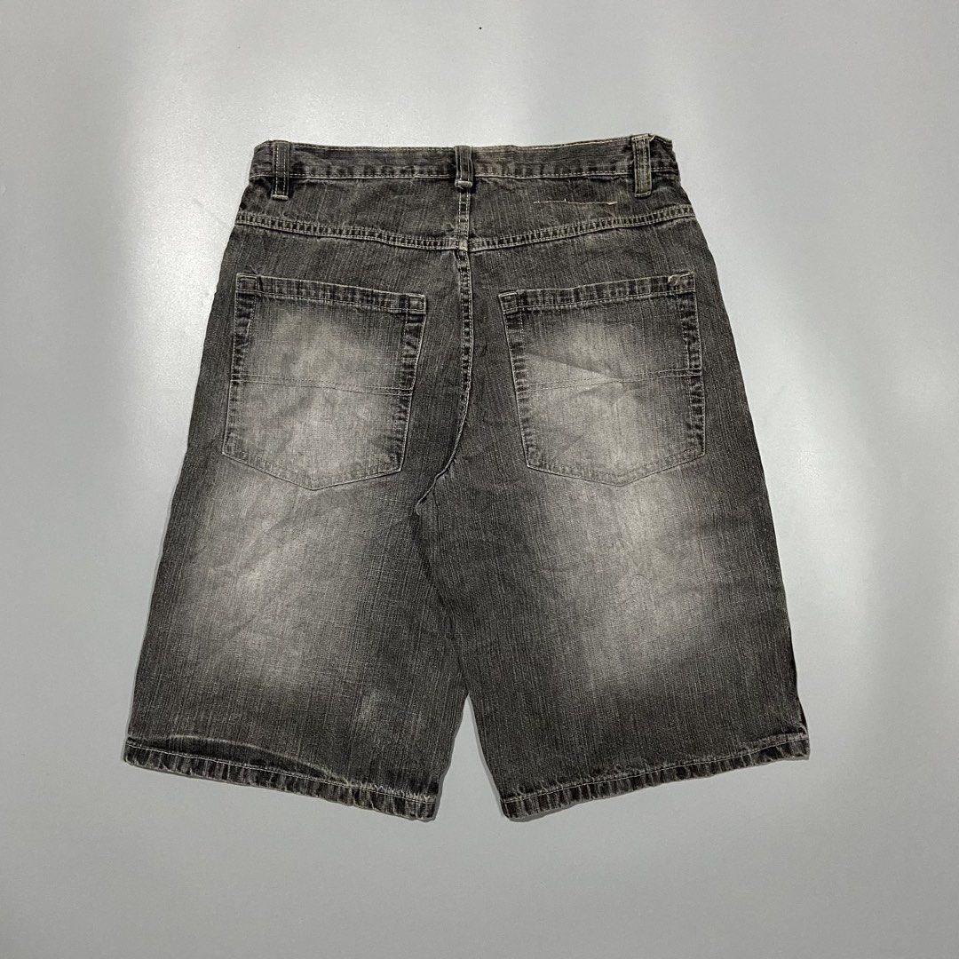 Y2k Dodeca Baggy Grey Washed Jort (Category: Shorts) located in Cebu City. Submitted by johngregmoldez03 (Listing ID 1462148942, Image 2). Description: Y2k Dodeca Baggy Grey Washed Jort Size: 34 on tag Dimension: 34 Waist / 25 Length / 12 Leg Open Excellent Condition - Need Wash Pm📩.