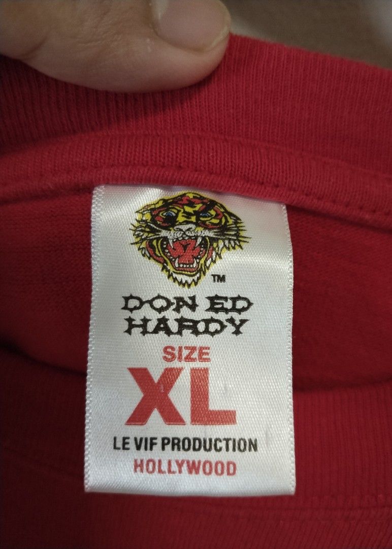 Y2k don ed hardy shirt (Category: Tshirts & Polo Shirts ) located in Pateros City. Submitted by blashjunks.y2k (Listing ID 1462150873, Image 3). Description: Y2K DON ED HARDY SHIRT SIZE XL 27" LENGTH 22" WIDTH 350PHP MSG US.