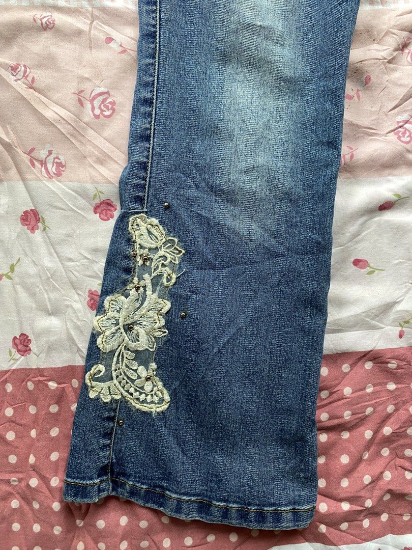 Y2k Flared Embroidered/Beaded Jeans (Category: Jeans) located in Davao. Submitted by ash.vardrobe (Listing ID 1462115032, Image 2). Description: .
