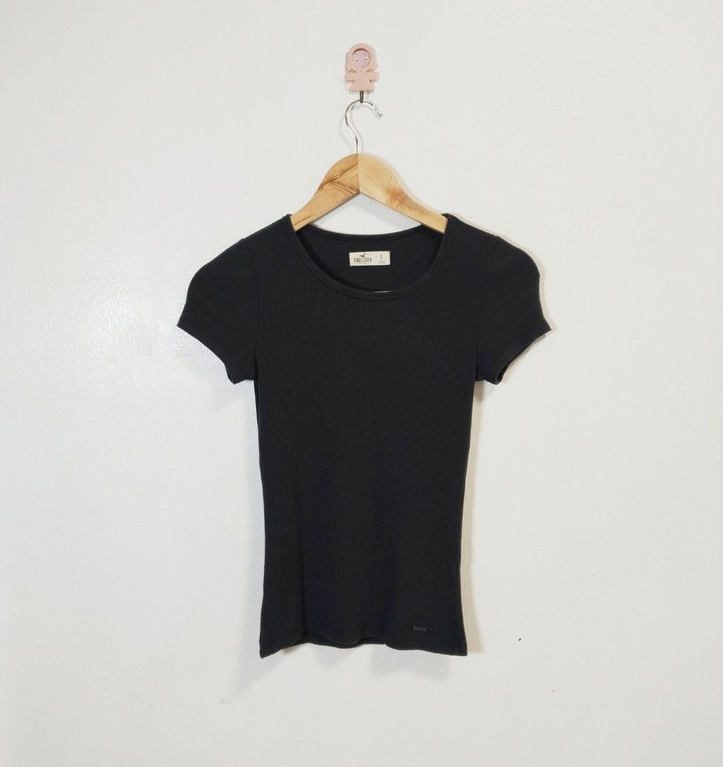 Y2k hollister (Category: Shirts) located in Pateros City. Submitted by blashjunks.y2k (Listing ID 1462244730, Image 2). Description: Y2K HOLLISTER SIZE SMALL 350PHP MSG US.