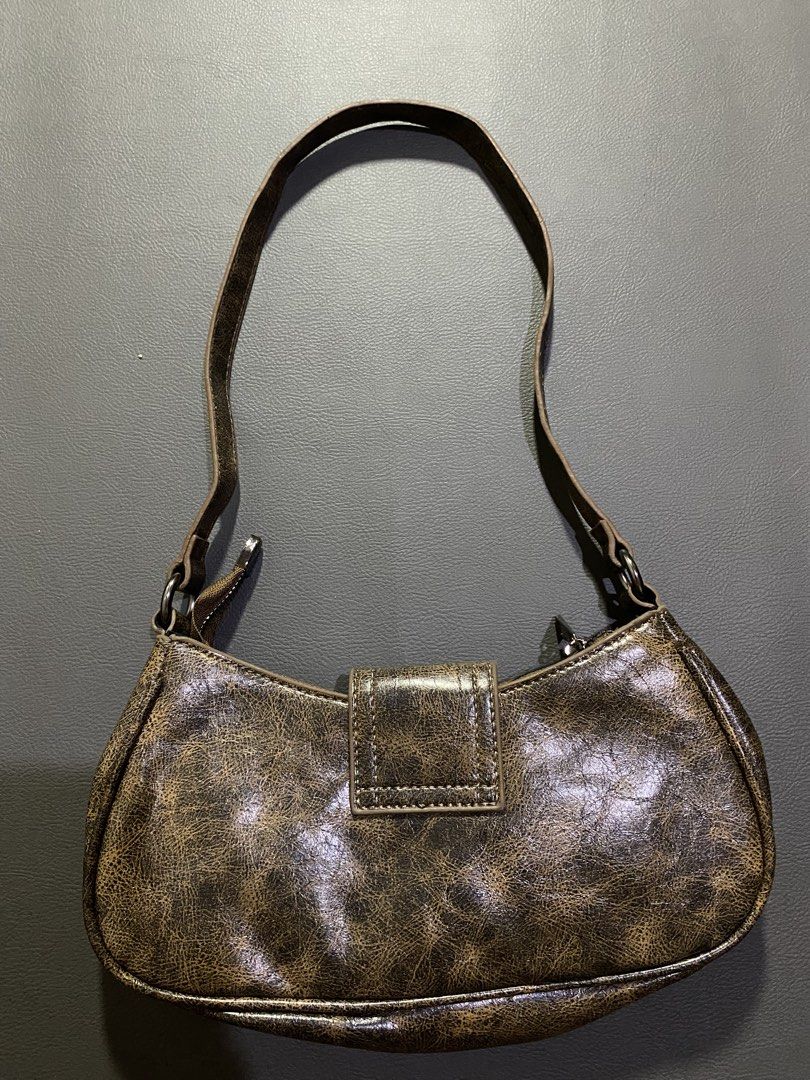 Y2k KILI BAG (Category: Other Accessories) located in Trento. Submitted by estilounico02 (Listing ID 1462103889, Image 3). Description: No issue Excellent condition.