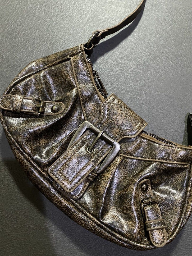 Y2k KILI BAG (Category: Other Accessories) located in Trento. Submitted by estilounico02 (Listing ID 1462103889, Image 2). Description: No issue Excellent condition.