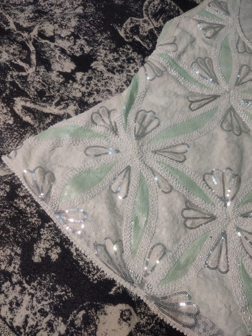 Y2k sequin and beaded tops💅 (Category: Others Tops) located in Cagayan de Oro. Submitted by jaypeedeistilo (Listing ID 1462149671, Image 3). Description: still in a good condition✅.