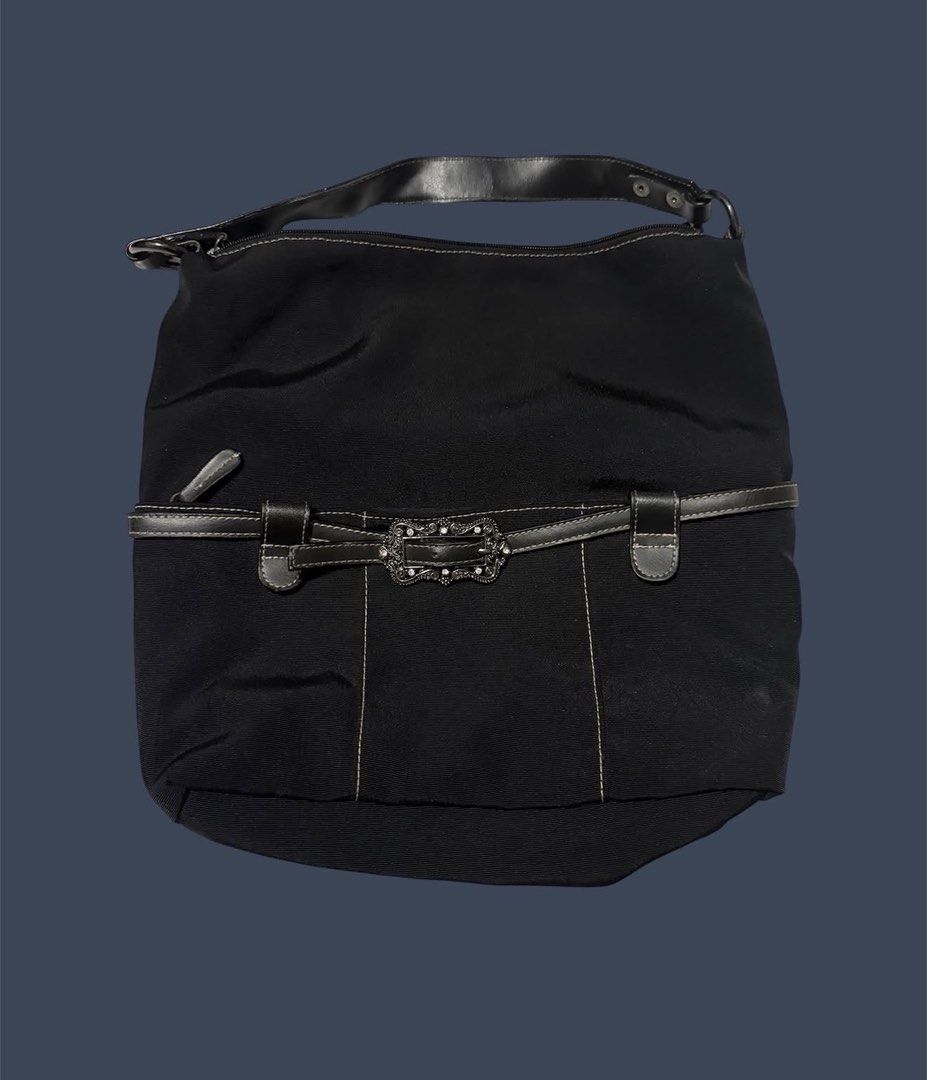 Y2k shoulder bag (Category: Shoulder Bags) located in Las Pinas. Submitted by thrftmnl. (Listing ID 1462205643, Image 1). Description: Y2k shoulder bag random Width: 14 Length: 13.