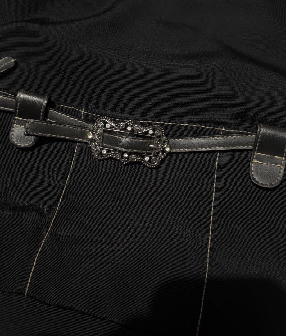 Y2k shoulder bag (Category: Shoulder Bags) located in Las Pinas. Submitted by thrftmnl. (Listing ID 1462205643, Image 3). Description: Y2k shoulder bag random Width: 14 Length: 13.
