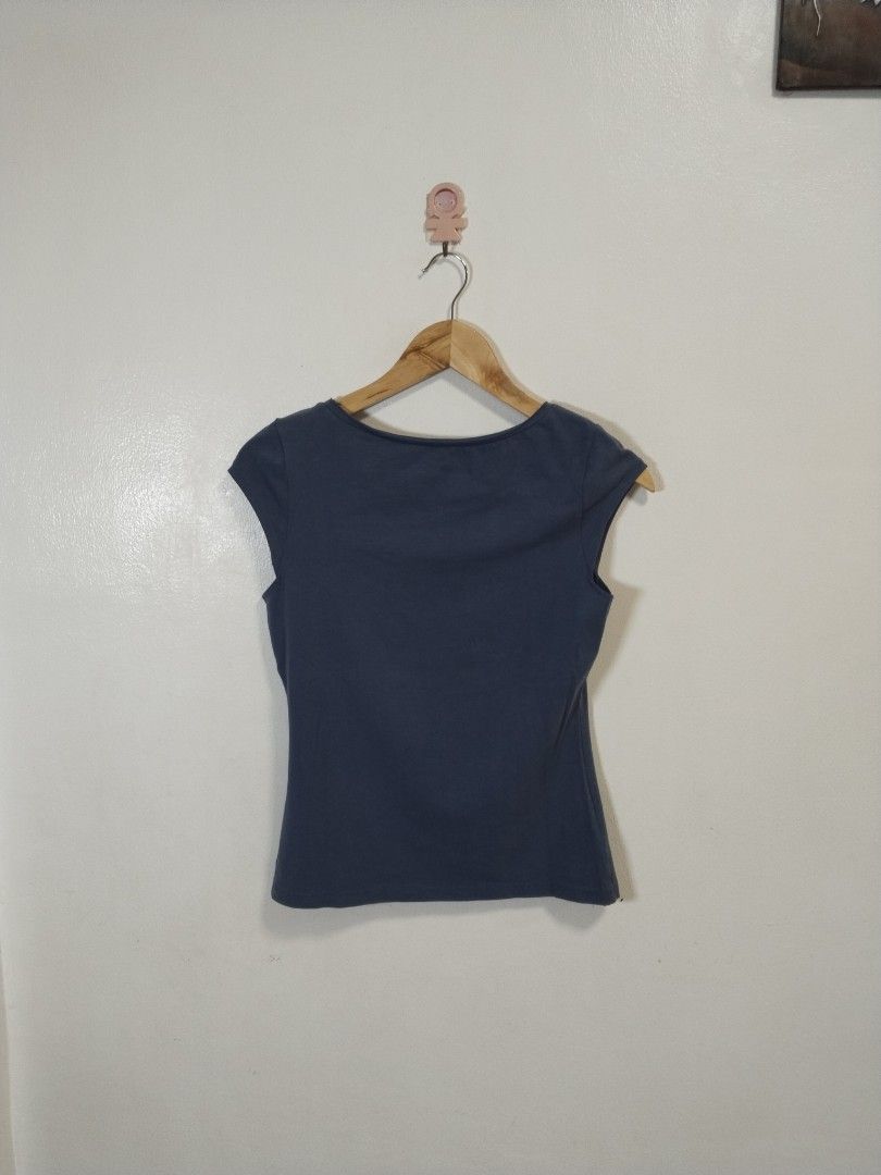 Y2k tommy jeans top (Category: Shirts) located in Pateros City. Submitted by blashjunks.y2k (Listing ID 1462242017, Image 3). Description: Y2K TOMMY JEANS TOP SIZE MEDIUM ON TAG 20" LENGTH 16" WIDTH 350PHP MSG US.
