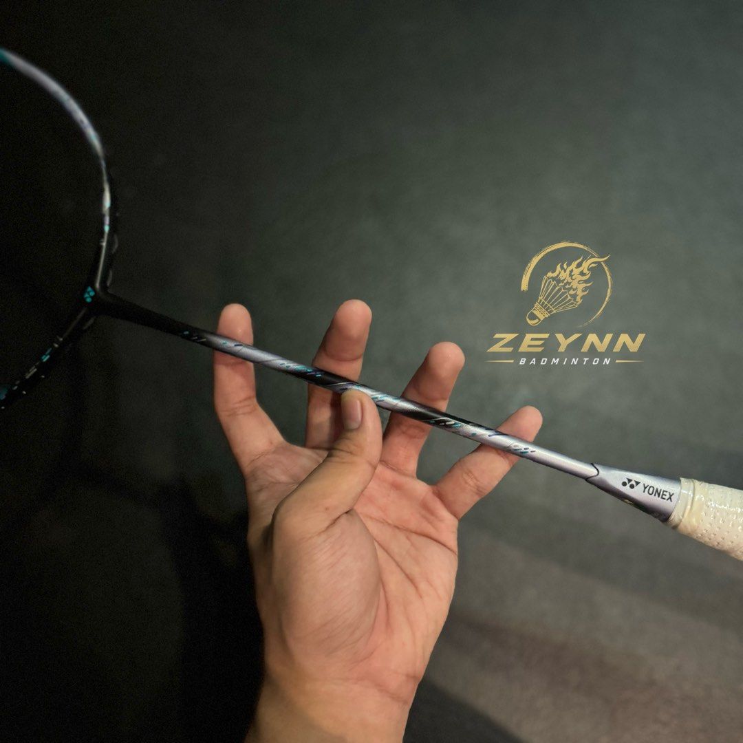 Yonex Astrox 88d Tour ( 3rd Gen ) - Authentic / Original (Category: Racket and Ball Sports) located in Las Pinas. Submitted by lvespinaa (Listing ID 1462170731, Image 3). Description: ‼️AVAILABLE ONHAND : YONEX ASTROX 88D TOUR 3RD GEN‼️ Looking for a racket made for powerful rear-court play? 👀 Built for players who love attacking from the back, with a head-heavy balance and stiff feel for stronger smashes and continuous attacks! The 10mm longer 