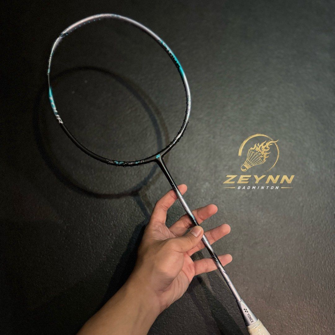 Yonex Astrox 88d Tour ( 3rd Gen ) - Authentic / Original (Category: Racket and Ball Sports) located in Las Pinas. Submitted by lvespinaa (Listing ID 1462170731, Image 1). Description: ‼️AVAILABLE ONHAND : YONEX ASTROX 88D TOUR 3RD GEN‼️ Looking for a racket made for powerful rear-court play? 👀 Built for players who love attacking from the back, with a head-heavy balance and stiff feel for stronger smashes and continuous attacks! The 10mm longer 