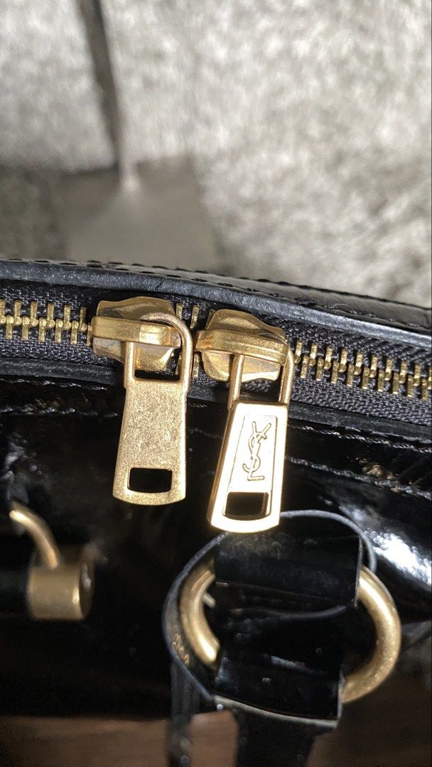 Ysl large size (Category: Luxury Bags & Wallets) located in Tagum. Submitted by amarasluxbag (Listing ID 1462037122, Image 2). Description: No flaws Gold hardware Sing of use Super tibay Malinis loob Large size Looks vintage .