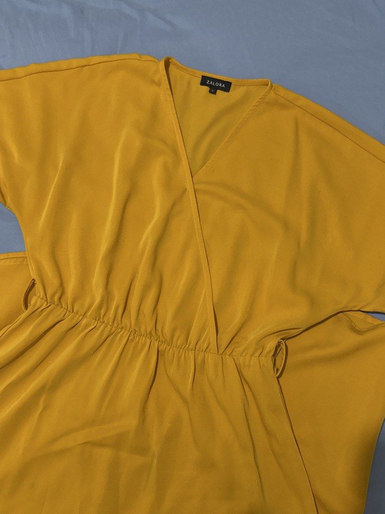 Zalora - Yellow Maxi Dress (Category: Dresses) located in Manila. Submitted by jannine_closet (Listing ID 1462174849, Image 1). Description: Yellow Zalora Maxi Dress.