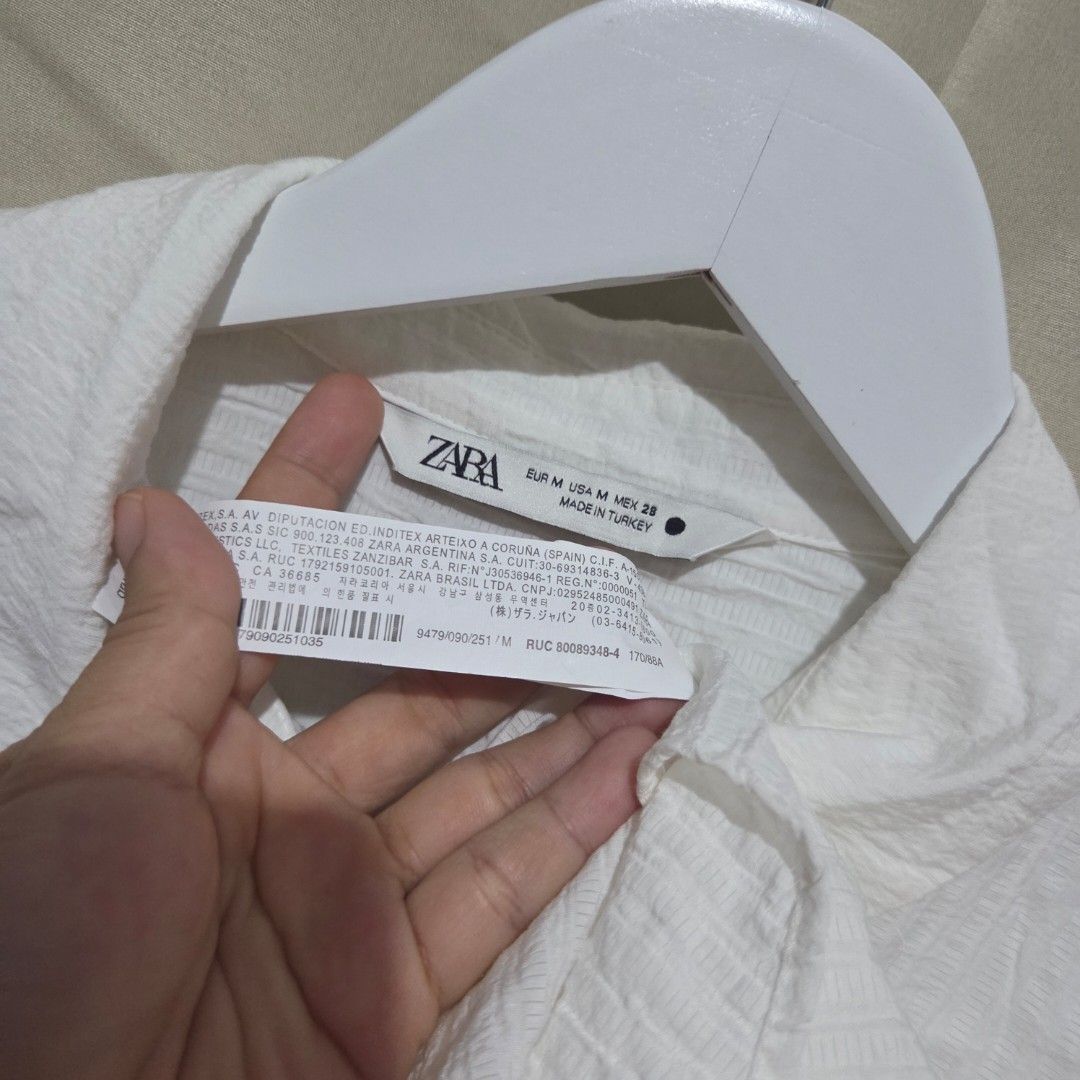 ZARA (Category: Longsleeves) located in Santiago. Submitted by fromboxes (Listing ID 1462168377, Image 3). Description: Like new Ships thru J&T Isabela North Luzon Shipping Nationwide No rush shipping 😊😊.