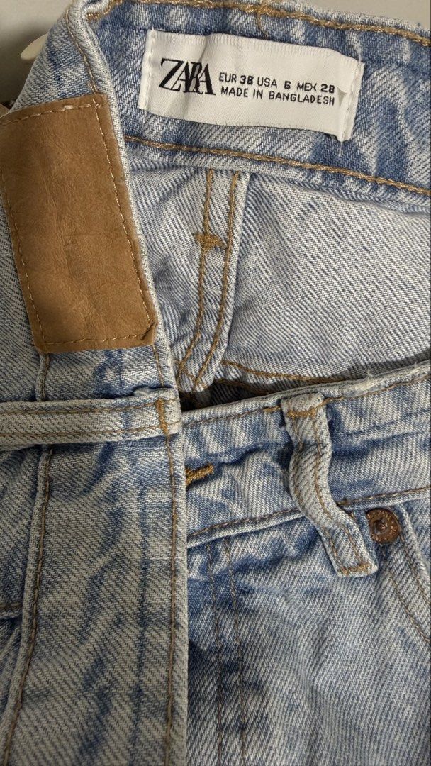 Zara Bermuda Mom's Denim Short (Category: Shorts) located in Naga. Submitted by tiindahunts (Listing ID 1462227262, Image 3). Description: From Hongkong box!.