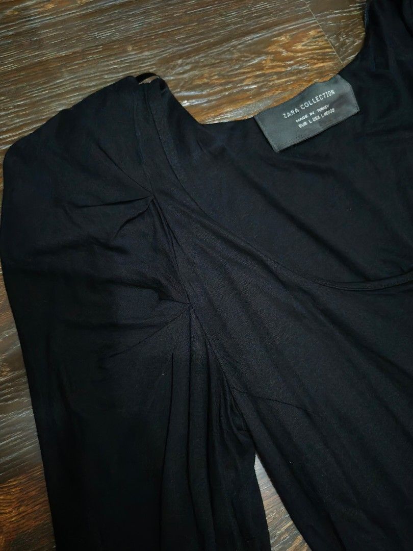Zara Black Bodycon Dress (Category: Dresses) located in Santa Cruz. Submitted by deenem (Listing ID 1462088062, Image 3). Description: Bust:34-36 Lenght:36.
