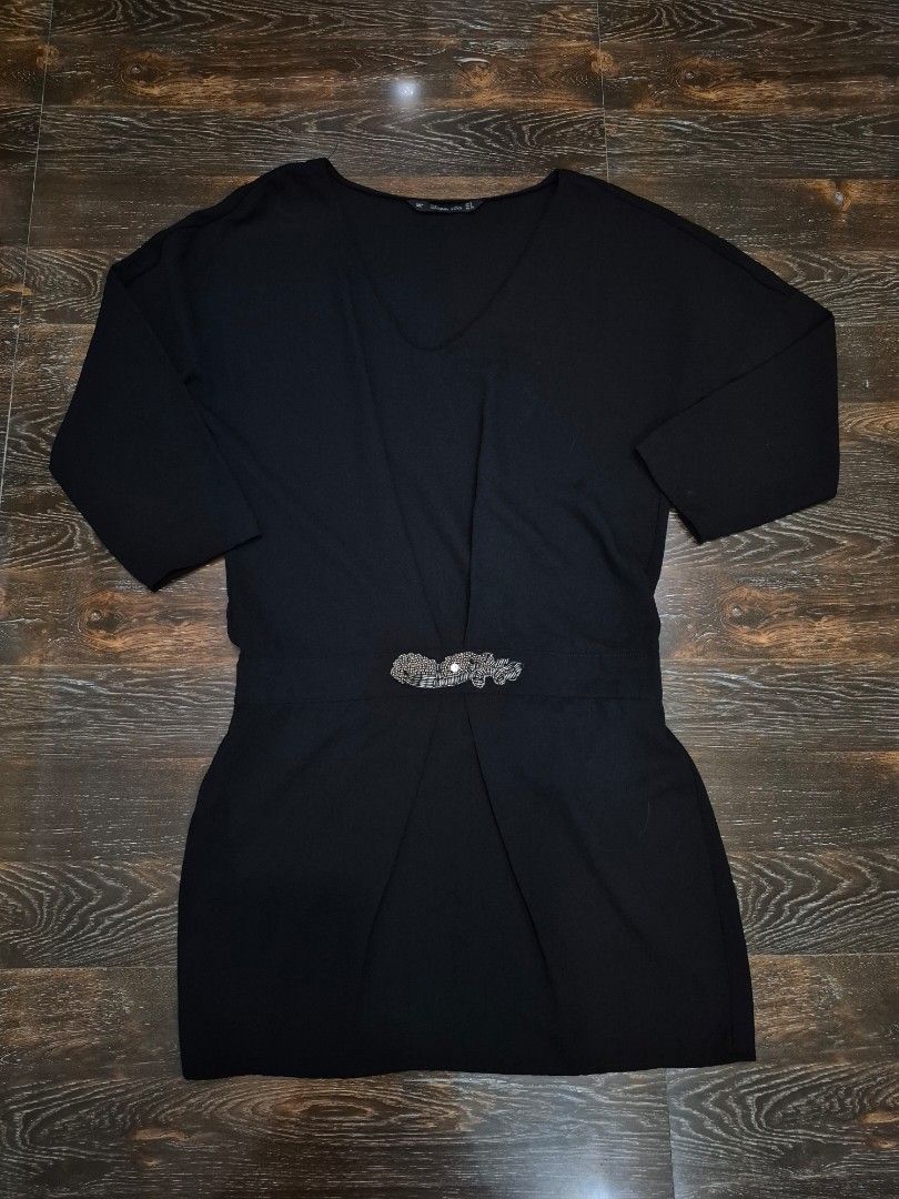 Zara Black Dress (Category: Dresses) located in Santa Cruz. Submitted by deenem (Listing ID 1462044338, Image 2). Description: Bust:20(40) Waist(Hipster): 15.5-16.5 (31-33) Lenght: 34 garterized back waist.