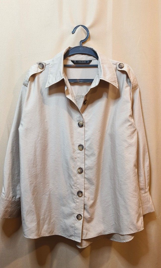 ZARA button down longsleeve-beige (Category: Longsleeves) located in Baguio. Submitted by esselingri00355 (Listing ID 1462096177, Image 3). Description: no issue 550+sf gcash payment j&t W21 L26½-28 small on tag best fit M-L.