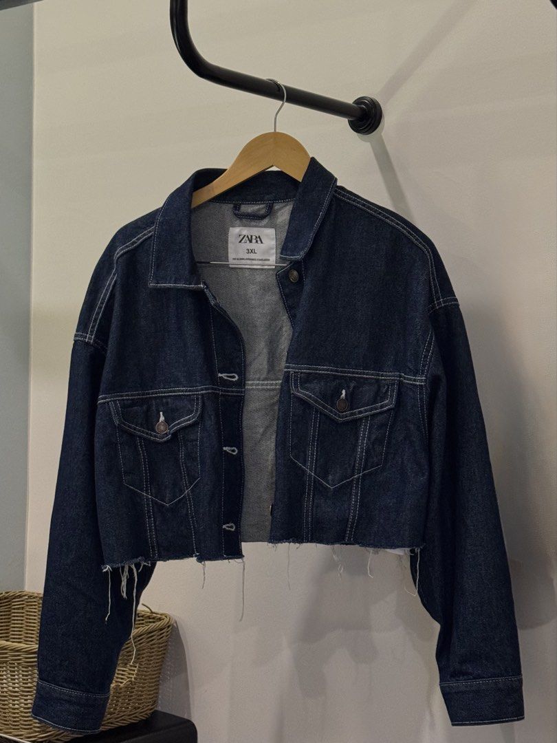 Zara Cropped Denim Jacket (Category: Coats, Jackets and Outerwear) located in Valenzuela. Submitted by deztinyy (Listing ID 1462173254, Image 2). Description: used once no issues perfect pang gala!! .