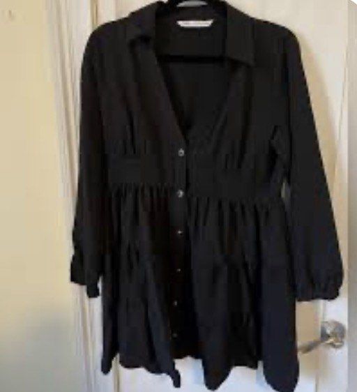 Zara dress (Category: Dresses) located in Manila. Submitted by ctfashion_ (Listing ID 1462063449, Image 2). Description: Size xs Zara From US No flaws.