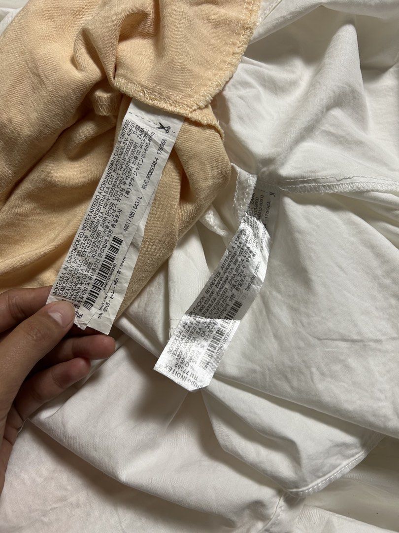Zara dress 2 pcs Large (Category: Dresses) located in Quezon. Submitted by duculanjay (Listing ID 1462048661, Image 3). Description: Large Both with pockets Condition 8/10 Free sf na.