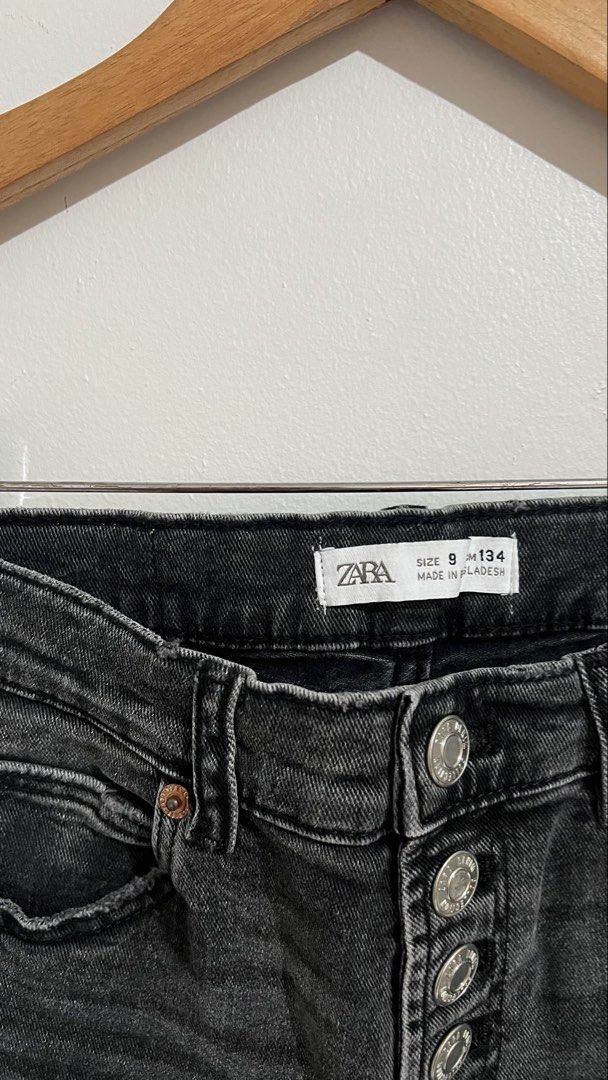 Zara flared jeans (Category: Babies & Kids Fashion) located in Manila. Submitted by ourburstingwardrobe_ (Listing ID 1462063974, Image 3). Description: Size 9 Like new condition.
