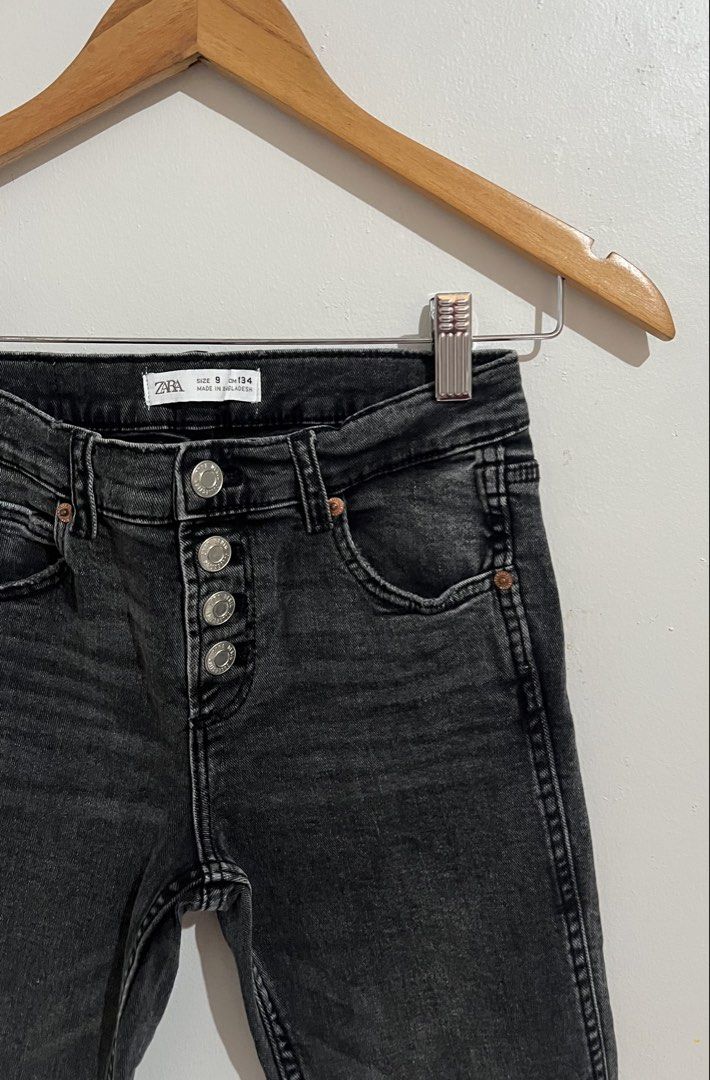 Zara flared jeans (Category: Babies & Kids Fashion) located in Manila. Submitted by ourburstingwardrobe_ (Listing ID 1462063974, Image 2). Description: Size 9 Like new condition.