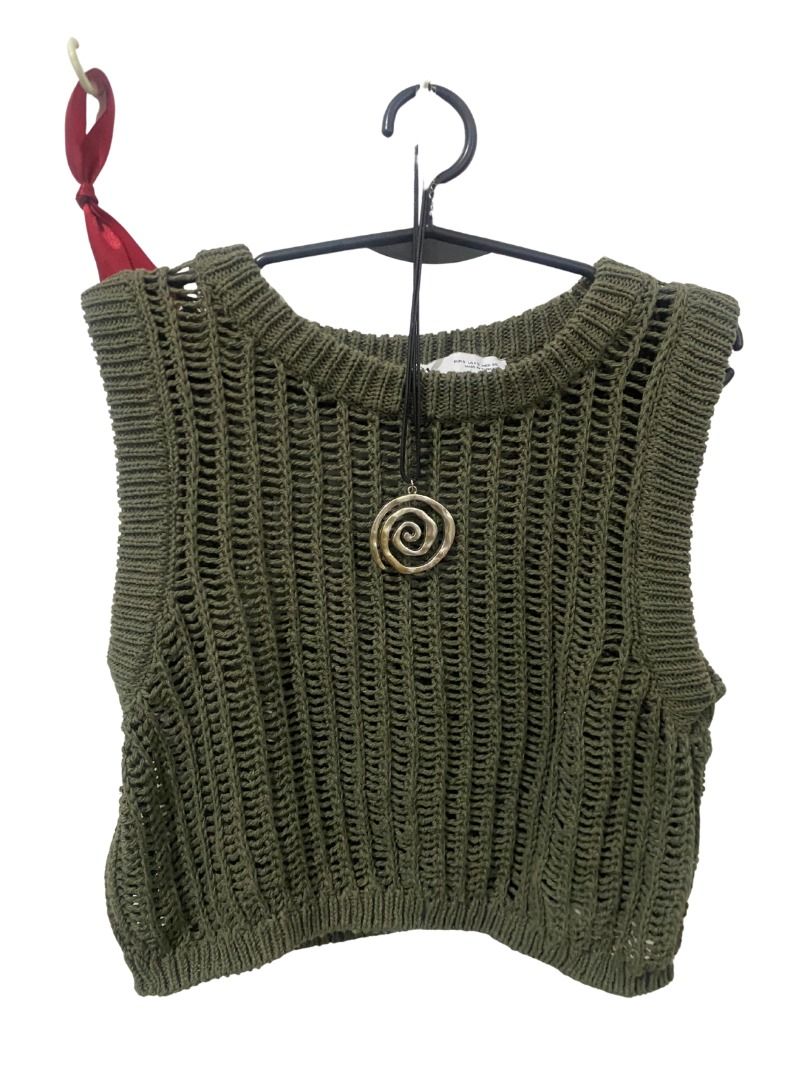 zara knitted green top (Category: Others Tops) located in Quezon City. Submitted by kastiel00 (Listing ID 1462206826, Image 1). Description: small to medium.