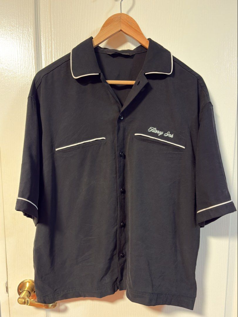 Zara Relaxed Oversized Shirt (Category: Tshirts & Polo Shirts ) located in Manila. Submitted by notcarlow (Listing ID 1462185383, Image 1). Description: Zara Relaxed Oversized Shirt Size Small (see pic for reference) Almost new (still with tag) Used once only 📍Mandaluyong.