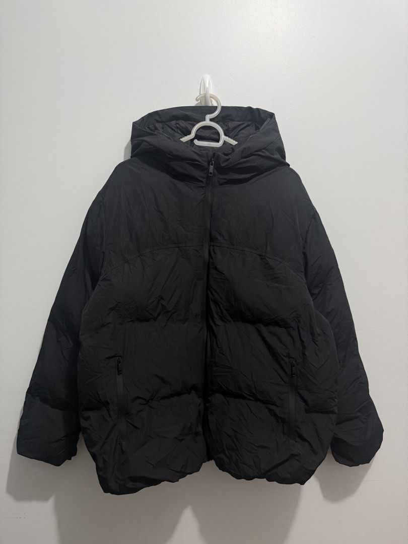 Zara Seamless Black Puffer Jacket Men Small to Large (Category: Coats, Jackets and Outerwear) located in Balanga. Submitted by winterlab_ph (Listing ID 1462147150, Image 2). Description: W 24 L 27 Sh 19 Sl 23 Tag say Kids 164 can fit up to Adult Men Large.