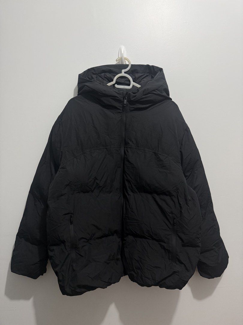 Zara Seamless Black Puffer Jacket Men Small to Large (Category: Coats, Jackets and Outerwear) located in Balanga. Submitted by winterlab_ph (Listing ID 1462147150, Image 3). Description: W 24 L 27 Sh 19 Sl 23 Tag say Kids 164 can fit up to Adult Men Large.