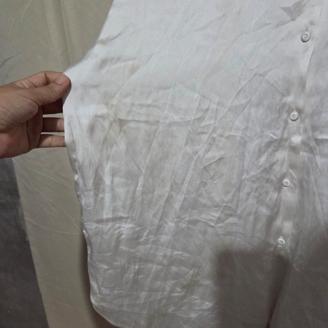 ZARA SILK TOP (Category: Longsleeves) located in Santiago. Submitted by fromboxes (Listing ID 1462171024, Image 2). Description: with some stains and holes XS runs big Ships thru J&T Isabela North Luzon Shipping Nationwide No rush shipping 😊😊.