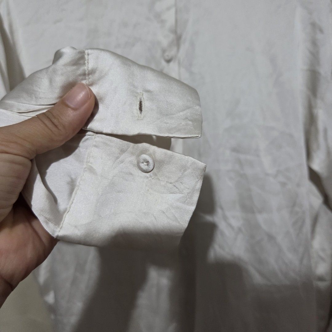 ZARA SILK TOP (Category: Longsleeves) located in Santiago. Submitted by fromboxes (Listing ID 1462171024, Image 3). Description: with some stains and holes XS runs big Ships thru J&T Isabela North Luzon Shipping Nationwide No rush shipping 😊😊.