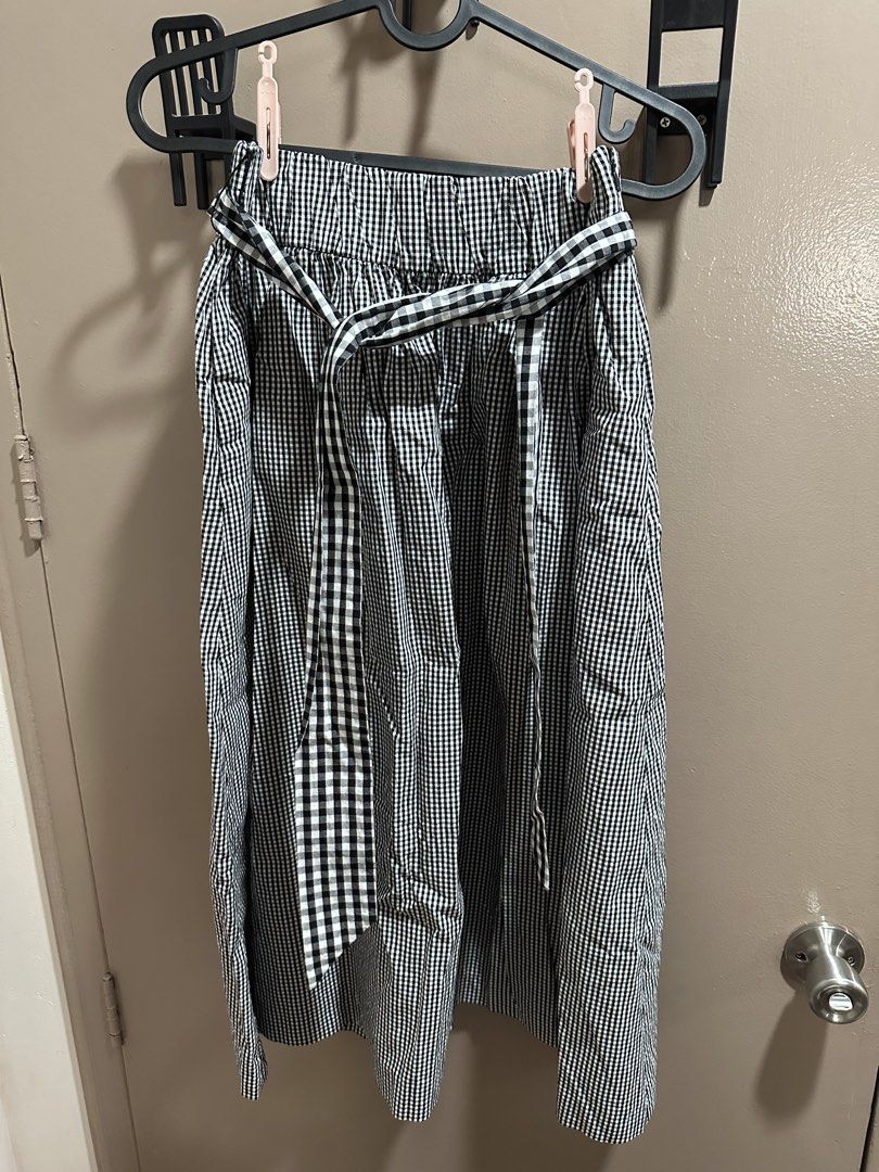 Zara Trafaluc Collection (Category: Skirts) located in Manila. Submitted by aj.honey (Listing ID 1462095630, Image 1). Description: .