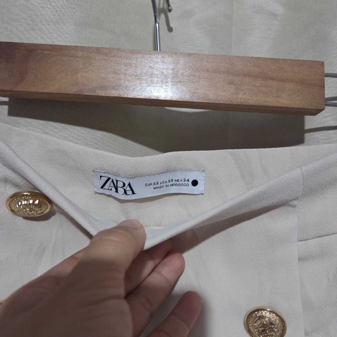 ZARA WIDELEG (Category: Other Bottoms) located in Santiago. Submitted by fromboxes (Listing ID 1462151964, Image 3). Description: Like new kaso with some lints missing button see all pics😁 Ships thru J&T Isabela North Luzon Shipping Nationwide No rush shipping 😊😊.