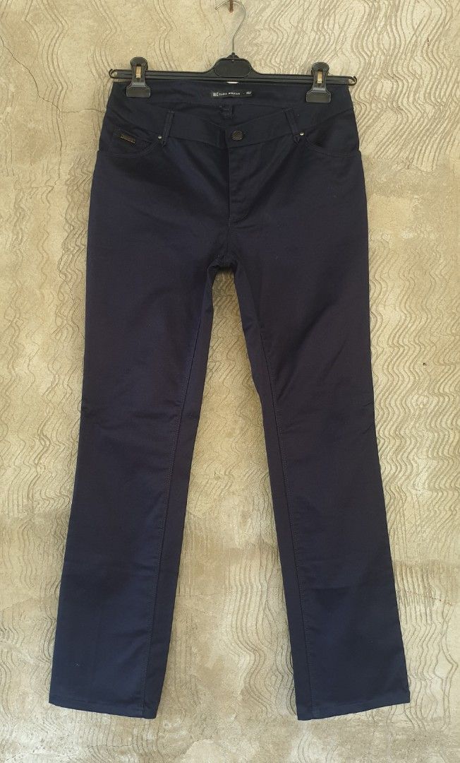 ZARA Woman Authentic Womens Denim Pants (Category: Jeans) located in Lucena. Submitted by goodarrivals (Listing ID 1462071943, Image 2). Description: ZARA WOMAN BNEW Conditions Size: W32-33 x L40 Col. Dark Navy Blue No Issues p300 + p70SF only🛵 Location: Lucena City, Quezon Courier: JNT Door to Door Pay First | Ship Later MOP | GCASH / MAYA.