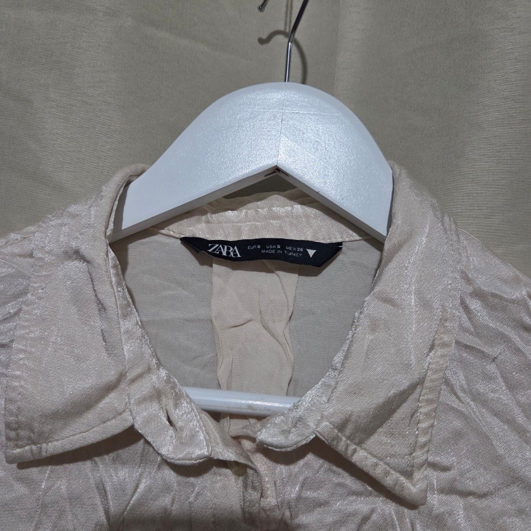 ZARA WOMEN SILK CROPPED (Category: Blouses) located in Santiago. Submitted by fromboxes (Listing ID 1462168650, Image 3). Description: Like new S keri M Ships thru J&T Isabela North Luzon Shipping Nationwide No rush shipping 😊😊.