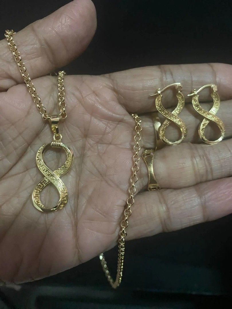 14K Vermeil Gold Bundle Set (Category: Necklaces) located in Caloocan City. Submitted by cheskhaionlinestore2.0 (Listing ID 1462293022, Image 1). Description: New Collection 🥰 14k GOLD VERMEIL Bundle Set Sale Price ₱1050 only📌 What is Vermeil Gold? 14K Vermiel Gold Gold vermeil (pronounced ver-may) is a high-quality type of gold-plated jewelry defined by a sterling silver base metal, a thick gold layer (at least 2.5 microns), and a gold purity 