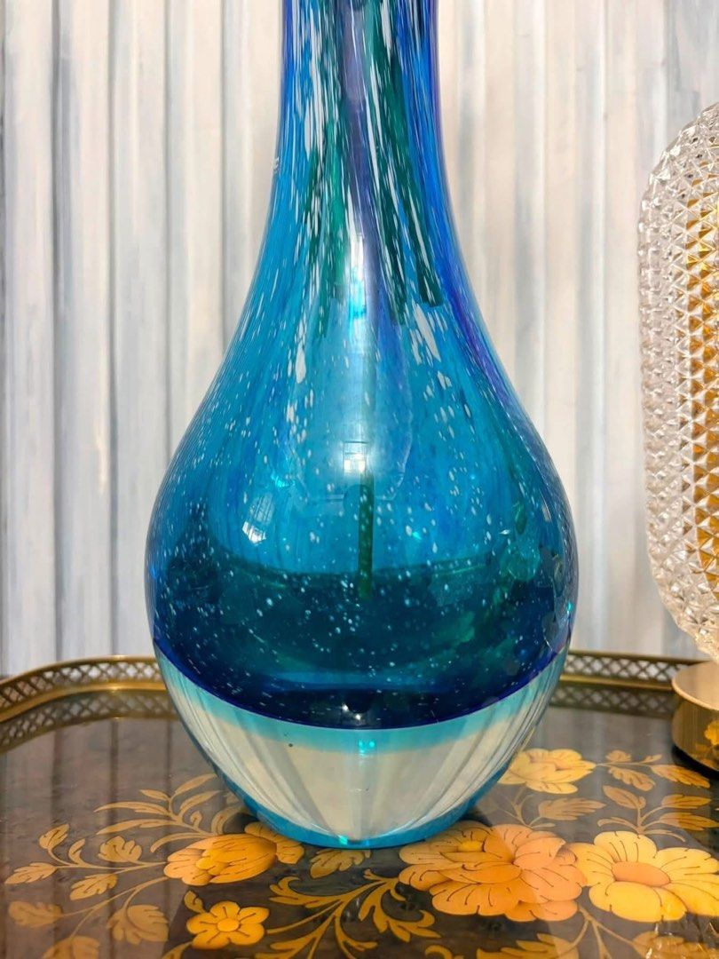15" Art Glass Blue Vase (Category: Vases & Decorative Bowls) located in Batangas. Submitted by padillaserquinahannah (Listing ID 1462313222, Image 3). Description: 15” Art Glass Blue Vase ₱1850 First to pay policy No COD No reservation No cancelation of orders We are located at Sto Tomas City, Batangas We ship nationwide via Flash express or Lalamove.