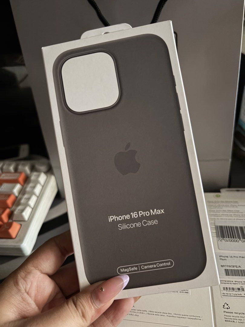 16 pro max silicone case (ORIGINAL) (Category: Cases & Sleeves) located in Navotas City. Submitted by emcreation (Listing ID 1462292611, Image 3). Description: 🍎 iPhone 16 Pro Max Apple Silicone Case ✨ Brand New & Sealed 💰₱1,300 each 📍 Location: South Caloocan 🛵 Shipping via Lalamove 📩 Message us to order!.