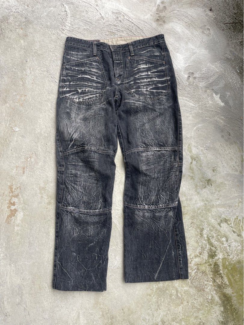 2000’s Marithe Francois Girbaud Cracked Washed DoubleKnee Jeans (Category: Jeans) located in Manila. Submitted by jarchive (Listing ID 1462377741, Image 2). Description: - Excellent condition - Altered - Size 32 - Thigh 10 - Length 39 MOP: GCASH 📩.