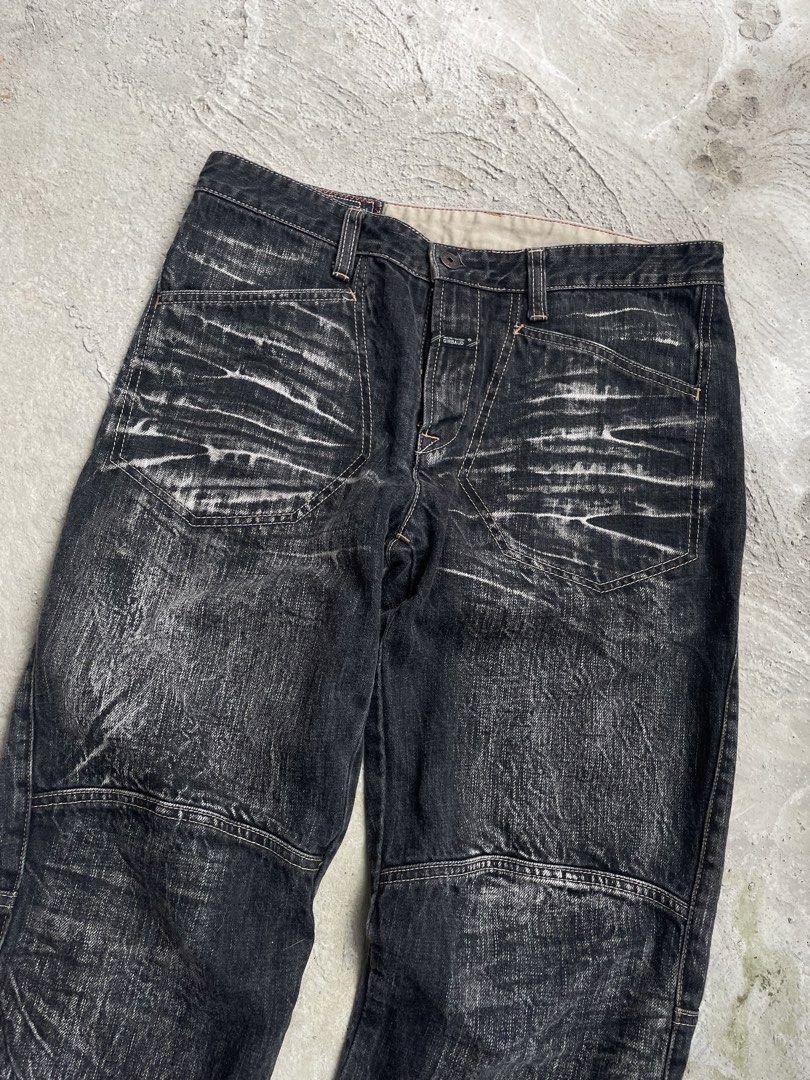 2000’s Marithe Francois Girbaud Cracked Washed DoubleKnee Jeans (Category: Jeans) located in Manila. Submitted by jarchive (Listing ID 1462377741, Image 3). Description: - Excellent condition - Altered - Size 32 - Thigh 10 - Length 39 MOP: GCASH 📩.