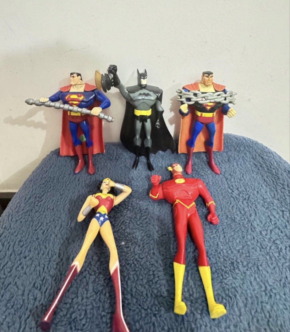 2003 JOLLIBEE DC Comics Justice League Action Figures Set (Category: Figurines & Statues) located in Paranaque City. Submitted by pengkit (Listing ID 1462274013, Image 2). Description: - Set of DC Comics Justice League action figures - Includes: Superman (x2), Batman, Wonder Woman, The Flash - Some figures come with accessories (chains, staff) - Ideal for collectors and Justice League fans.