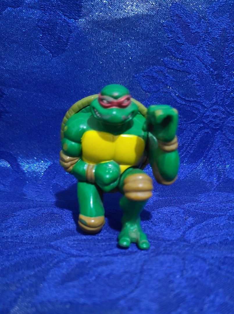 2006 TMNT Rafael Jollibee figure (Category: Figurines & Statues) located in Las Pinas. Submitted by jedztoyyard (Listing ID 1462304525, Image 1). Description: 2006 TMNT Rafael Jollibee figure actual photo posted item in Las Pinas gcash lalamove.