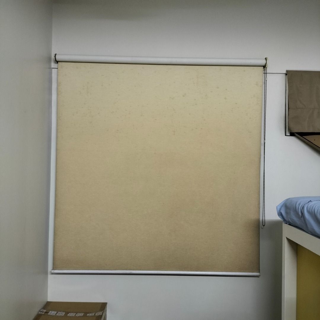 2 heavy duty old block out window blind curtain (Category: Curtains & Blinds) located in Paranaque City. Submitted by decluttering-all (Listing ID 1462285505, Image 2). Description: - Beige roller blind - Standard size, fits most windows (ours is 120x120 cm) - Easy chain mechanism for operation - Excellent for light blocking and privacy - Ready for immediate installation custom made, expensive type heavy duty, kaya naluma na, hnd parin nasisira h