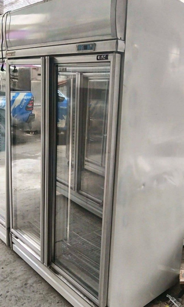 2-DOOR CHILLER GLASS (Category: Refrigerators and Freezers) located in Taguig. Submitted by jasminefuentes286 (Listing ID 1462381208, Image 1). Description: .