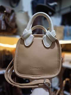 (Category: ) located in . Submitted by bags.and.beyond (Listing ID 1462318874, Image 1). Description: .