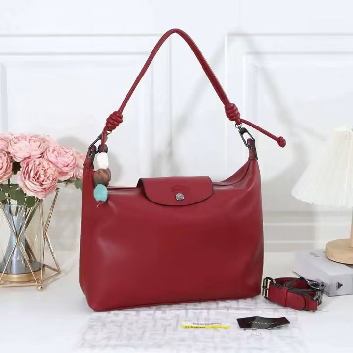 2way strap bag (Category: Shoulder Bags) located in Manila. Submitted by raredeer-4deb4e (Listing ID 1462336869, Image 1). Description: .
