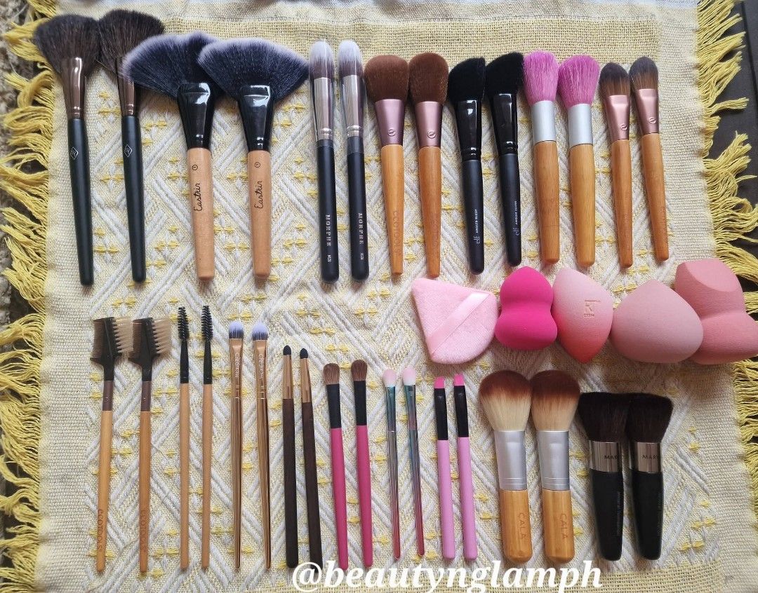 37pcs Premium Make Up Brush & Sponges Set (Category: Makeup) located in Quezon City. Submitted by floreskari78555 (Listing ID 1462384229, Image 1). Description: FOR SALE: 37-Piece Premium Makeup Brush & Sponge Sets 💄✨ Guaranteed high-quality and MUA-approved! Get a complete branded toolkit for a flawless finish. ​Inclusions: ​Premium Brushes: Fan Highlight, Foundation, Bronzer, Blush, Eyeshadow, Concealer, Angled Liner, Eyebrow, Smudge, Spoolie 